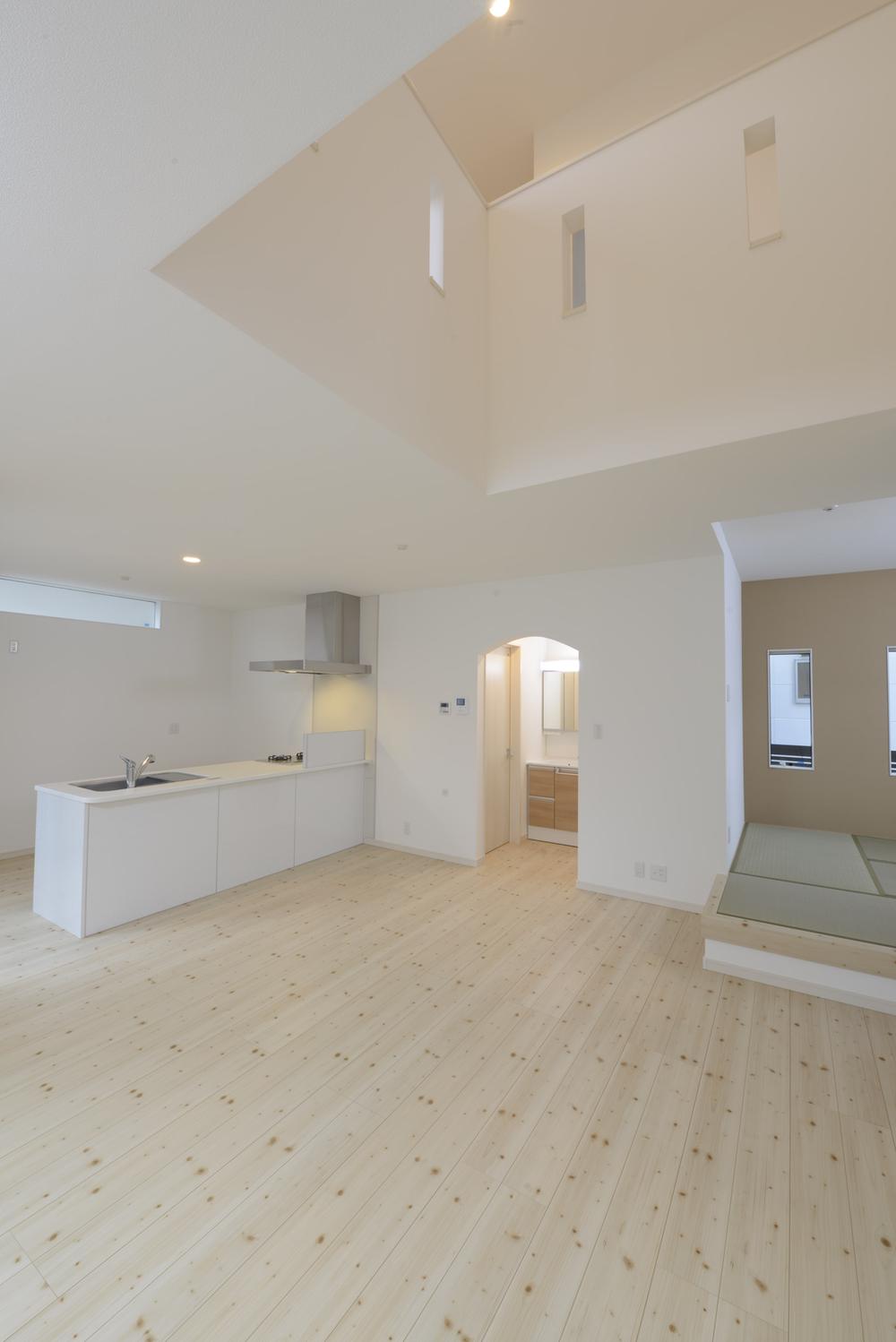 Living. No. 9 areas Spacious atrium LDK