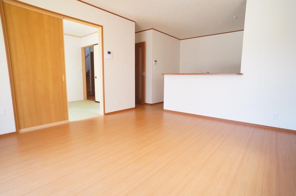 Same specifications photos (living). ◆ Construction example photo ◆