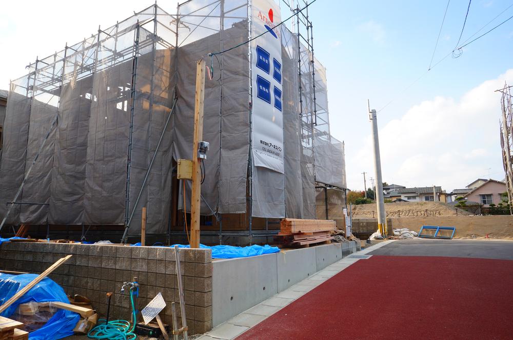 Local photos, including front road. ◆ Local Photos ◆