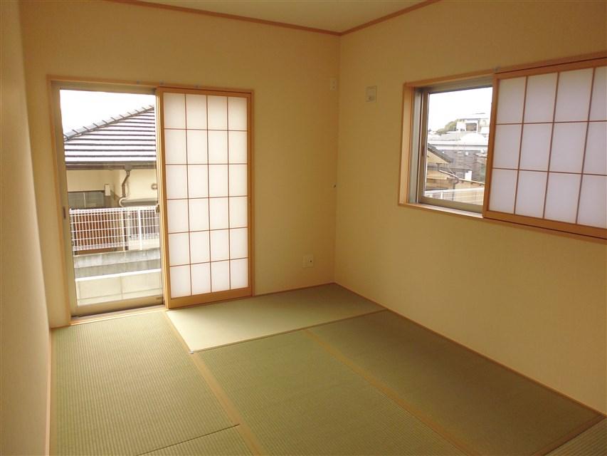 Non-living room. Brightness over have Japanese-style room