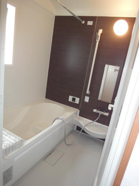 Same specifications photo (bathroom)