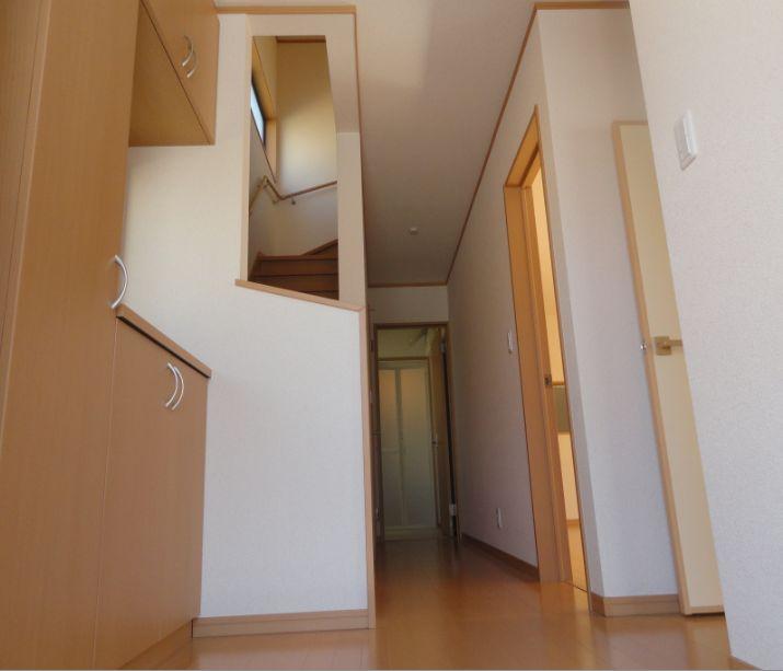 Entrance.  ☆ Image is a photograph at the time of completion ☆