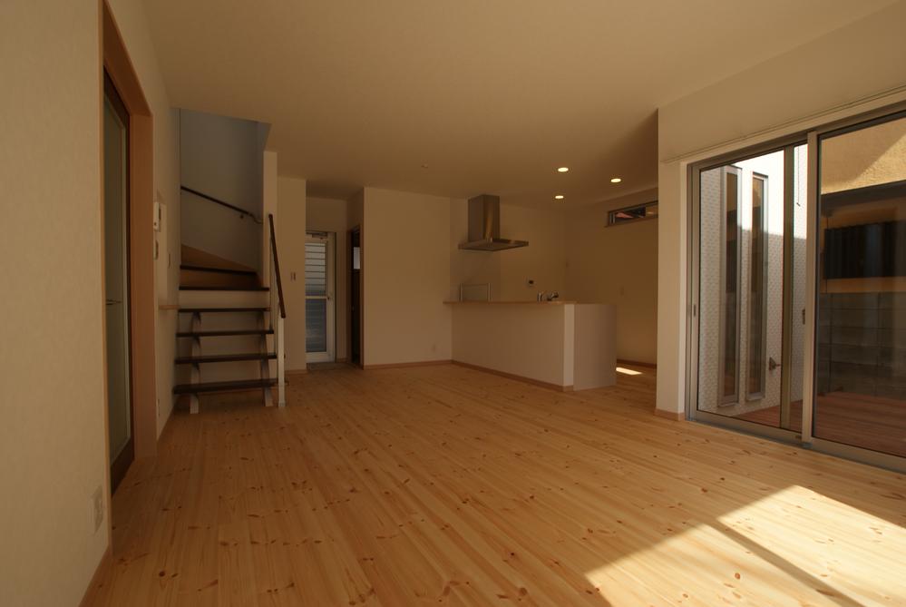 Same specifications photos (living)