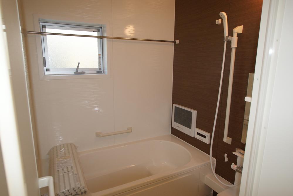 Same specifications photo (bathroom)