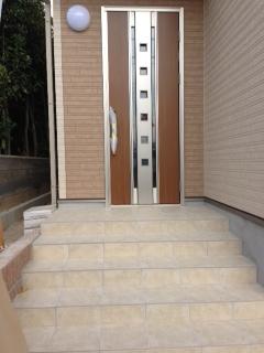 Entrance. Local (September 2013) Shooting