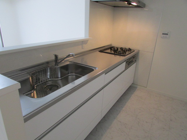 Kitchen. Kitchen (No. 1 ~ No. 3: White system No. 4 ~ No. 5: Black system)