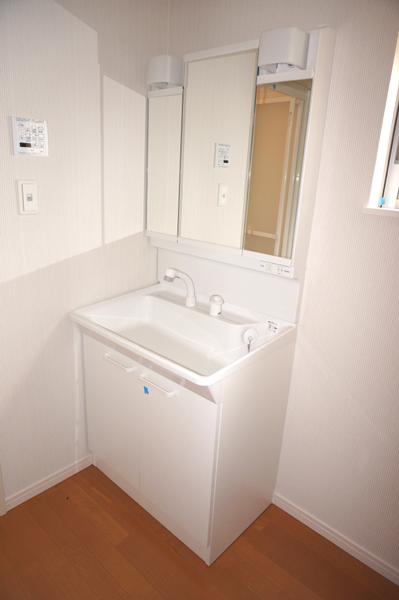 Same specifications photos (Other introspection)