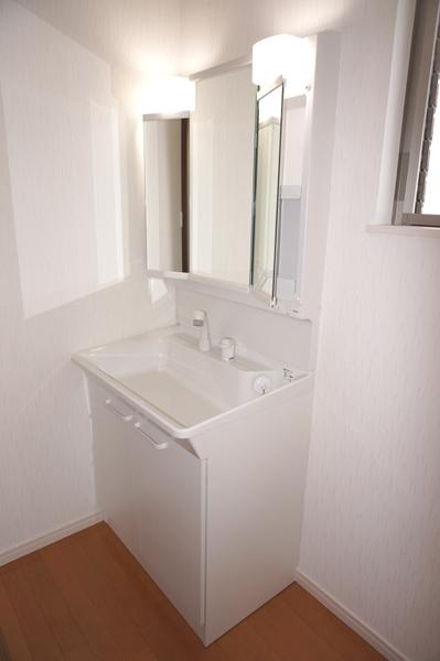 Same specifications photos (Other introspection)