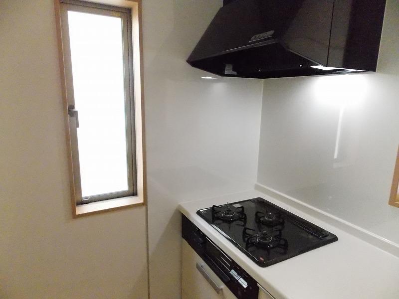 Kitchen. It is gas specification! Firepower also strongly, Stir-fry, such as fried rice ・ Others will show their ability in a variety of dishes! ! (^_^) /