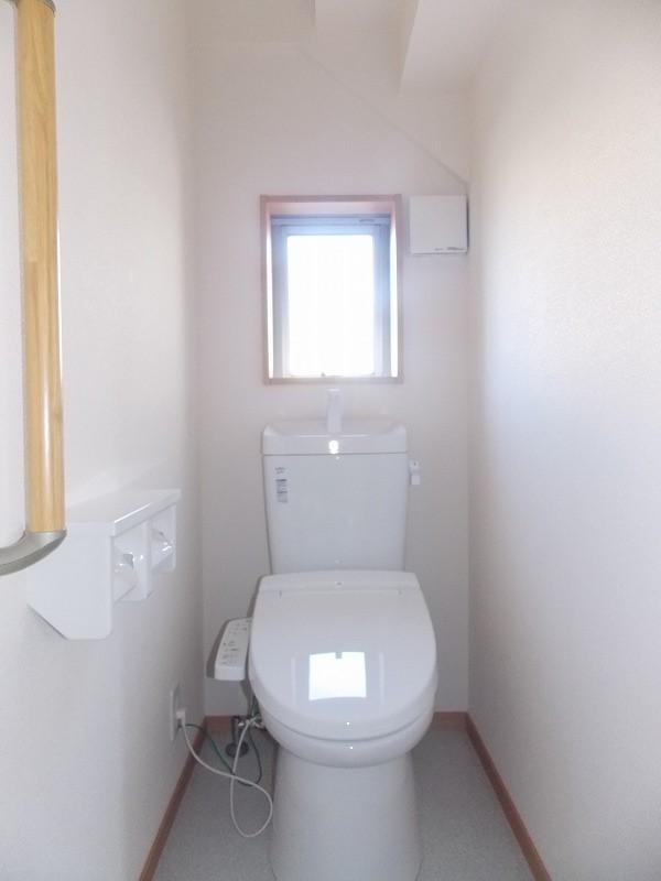 Toilet. Of course, bidet and heating toilet seat is (^_^)'m standard equipment /