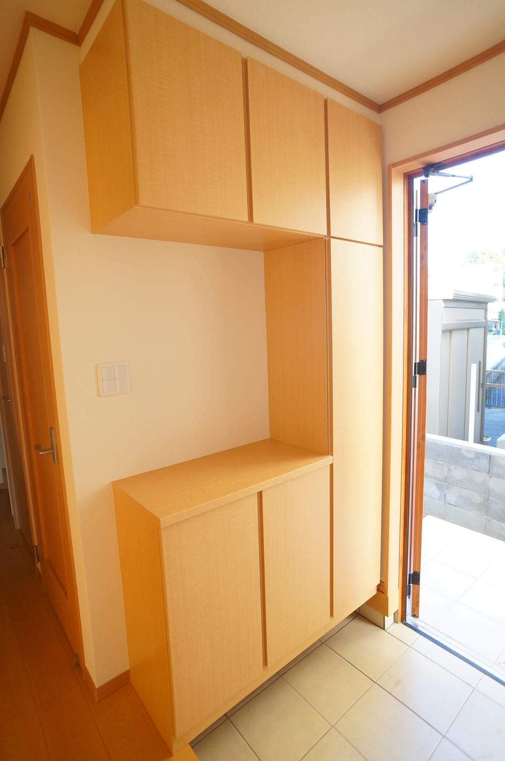 Entrance. ◇ 2 No. land ◇