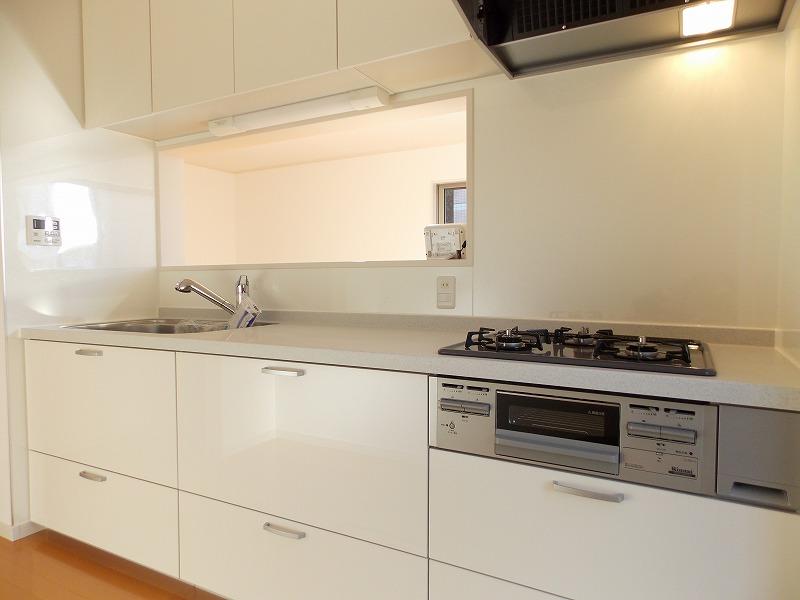 Same specifications photo (kitchen). System kitchen (^_^) / A height of approximately 85 centimeters, Width is located about 255 centimeters (^_^) / ~ Is a water purifier with faucet standard (^_^) / ~ From the wife's point of view, Living dining overlooking (^_^) /