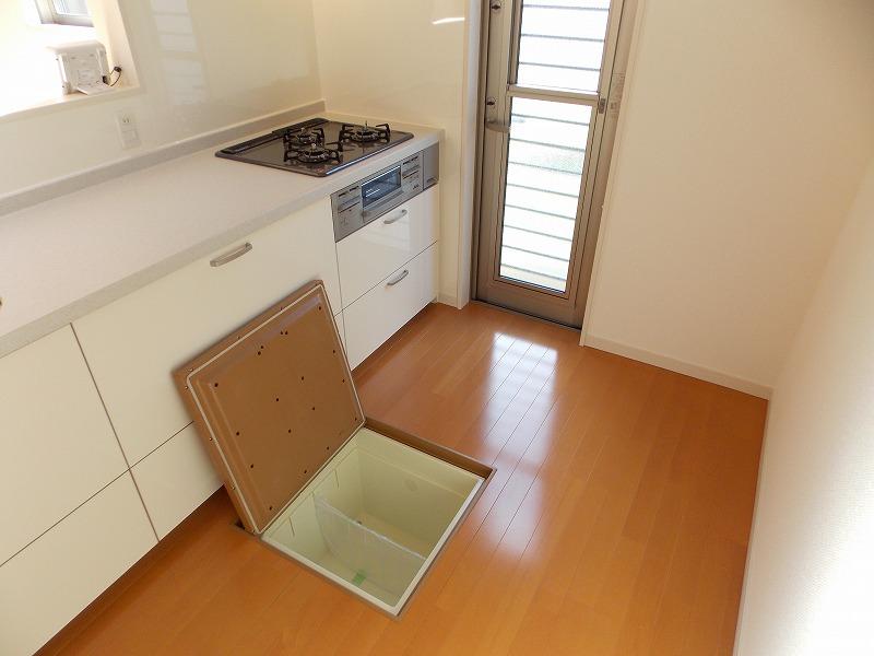 Same specifications photo (kitchen). Kitchen floor storage (^_^) / Actually, It's also the floor of the inspection opening (^ o ^) Did you know (^ o ^)