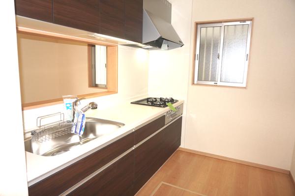 Kitchen. Indoor (10 May 2013) Shooting