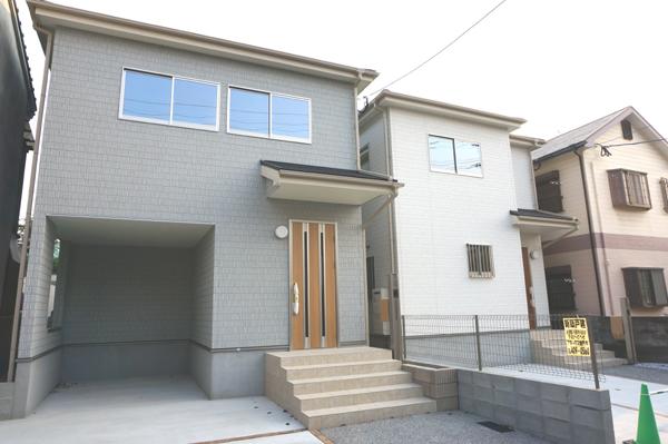 Local appearance photo. Local (10 May 2013) Shooting