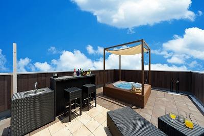 Balcony. Whirlpool rooftop amusement items that everyone longs. Equipped with mixing faucet and the jet injection function.