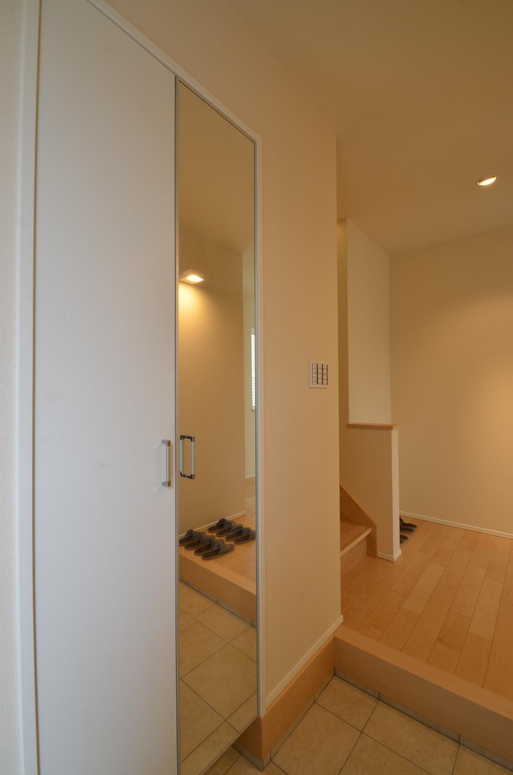 Other introspection. In space, such as a single room, The whole family of shoes and boots are also housed comfortably.