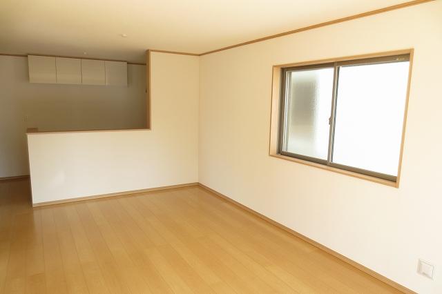 Living. Living 16.12 Pledge, Facing south!