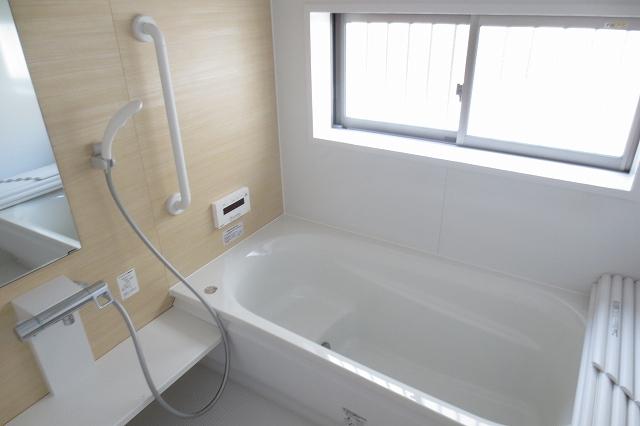 Bathroom. 1 pyeong type bathroom! There is a convenient window to ventilation!