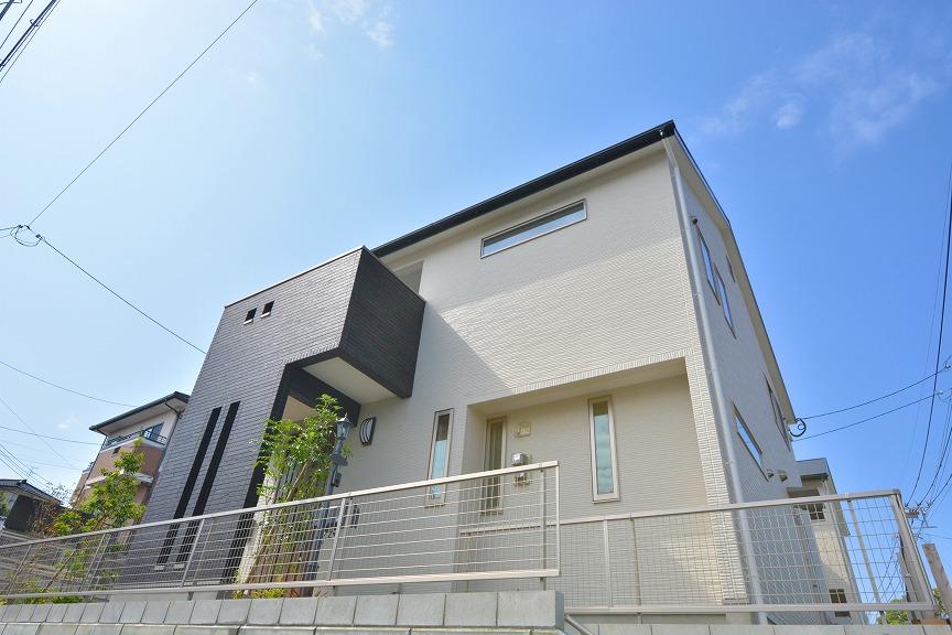 Local appearance photo. No. 5 areas Situated on the corner lot, South side of the garden was also secured. While ensuring the day, We thought the arrangement was also considered in the eyes from the surrounding. 