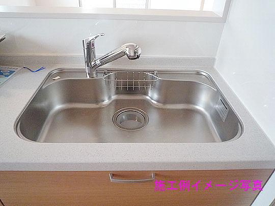 Kitchen. Faucet integrated water purifier