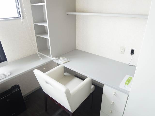 Other Equipment. table ・ With chair!