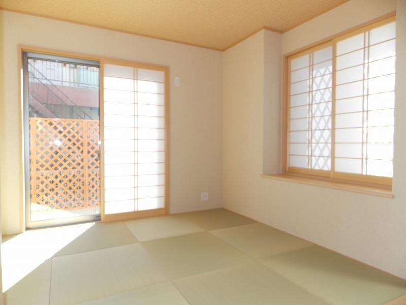 Same specifications photos (Other introspection). Is a Japanese-style room Bright, two-sided lighting, Very spacious feel you'll (^_^) /