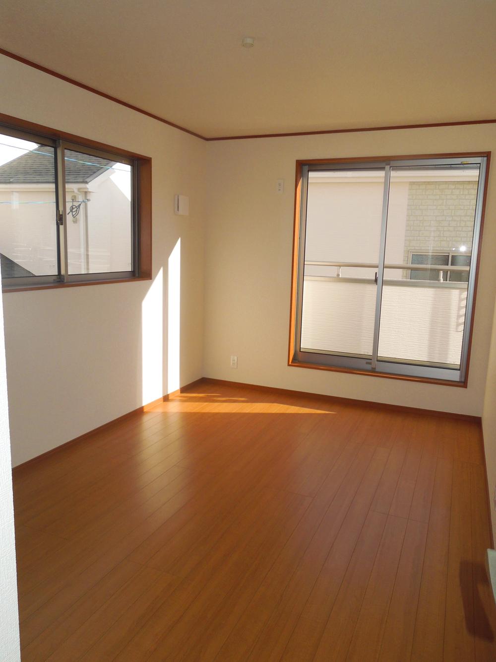 Same specifications photos (Other introspection)