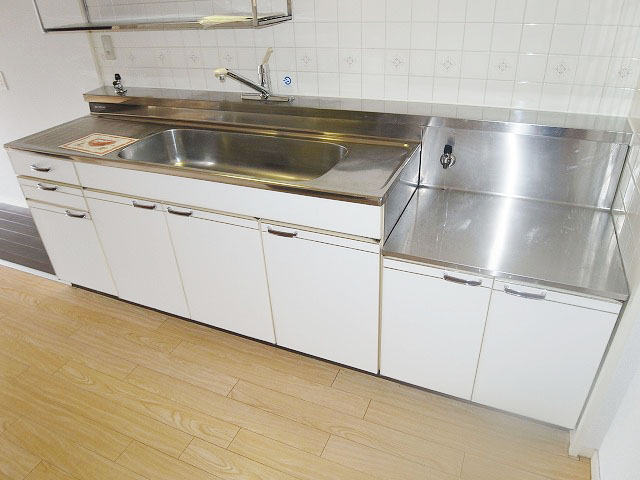 Kitchen. Wide kitchen!