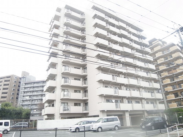 Building appearance. Auto-lock with Mansion!