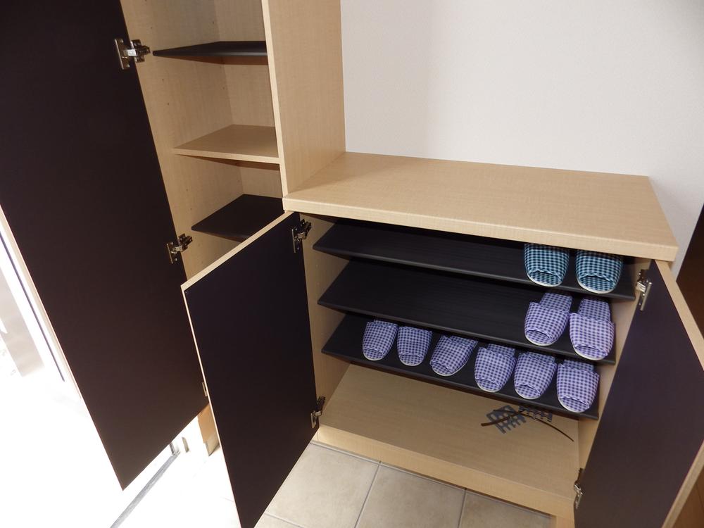 Receipt. Also equipped with shoes BOX