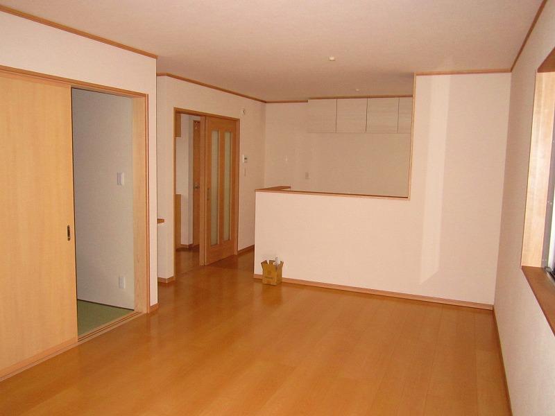 Living. (1 Building)