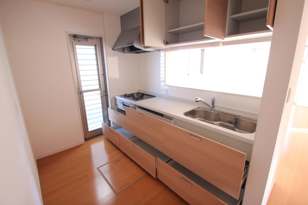 Kitchen. ☆ Image is a photograph at the time of completion ☆