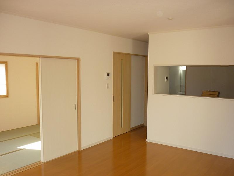 Same specifications photos (living). Living is Because it is next to the Japanese and Tsuzukiai, It is living very certain of the feeling of freedom I (^_^) /