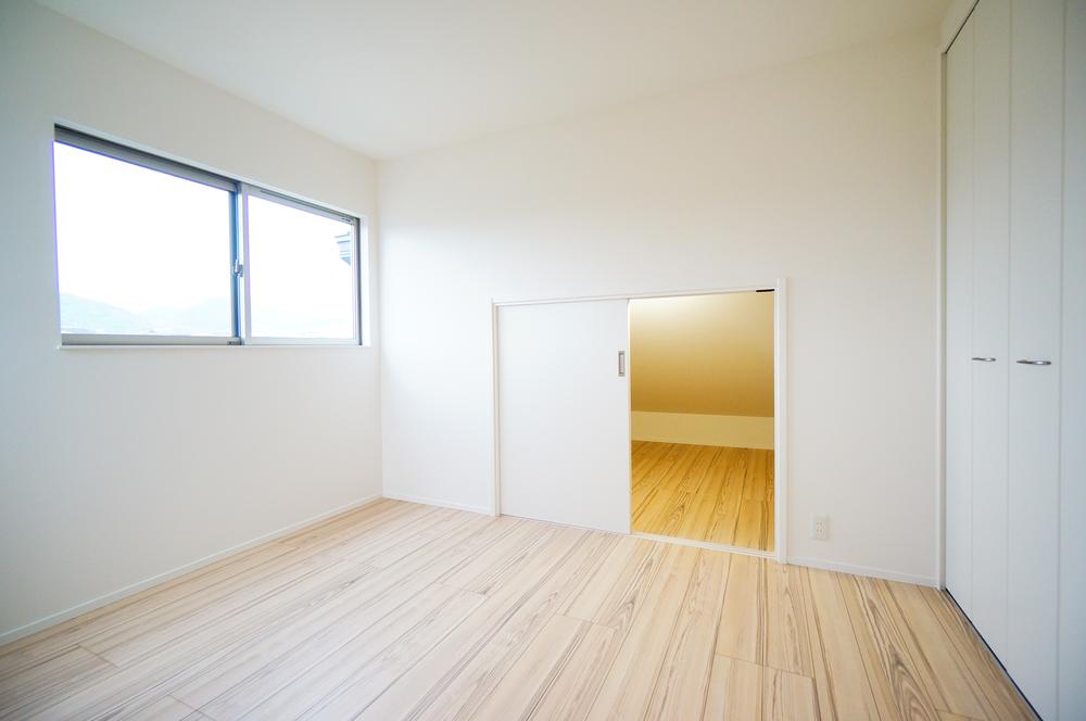 Other. Convenient storage utilizing the dead space