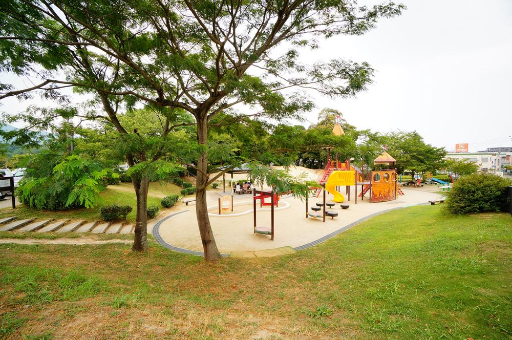 park. 90m large park adjacent to Hibara Sports Park! This privileged living environment! !