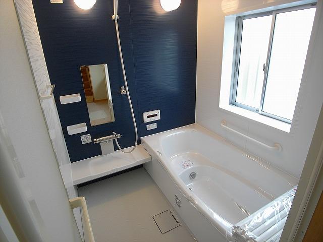 Bathroom. ※ The photograph is a property of the same manufacturer and construction.