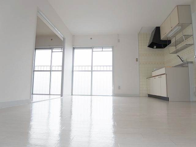 Living and room. Large living room with a feeling of freedom!