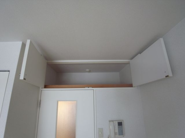 Receipt. Upper receiving