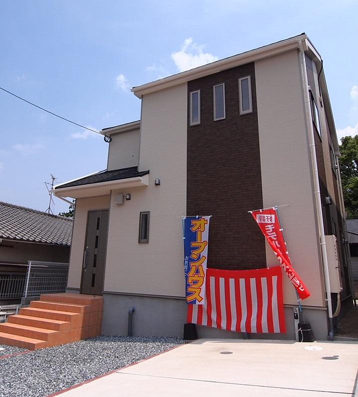 Local appearance photo. Local appearance ☆ 彡外 wall fire protection ・ Dairaito specification with excellent durability, Siding stain-resistant fluorine processing!