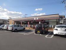 Convenience store. Seven-Eleven Fukuoka Yokoteminami the town store (convenience store) to 576m