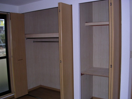 Receipt. Spacious closet! !