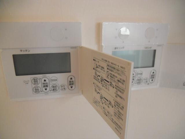 Other. Is the floor the heating control panel. on / Timer can be set off. When making breakfast, I'm glad because Okeru warm the feet of the kitchen