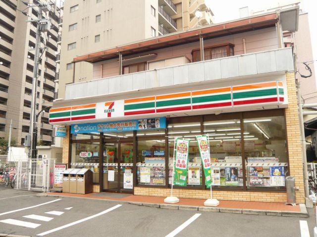 Convenience store. 140m to Seven-Eleven (convenience store)