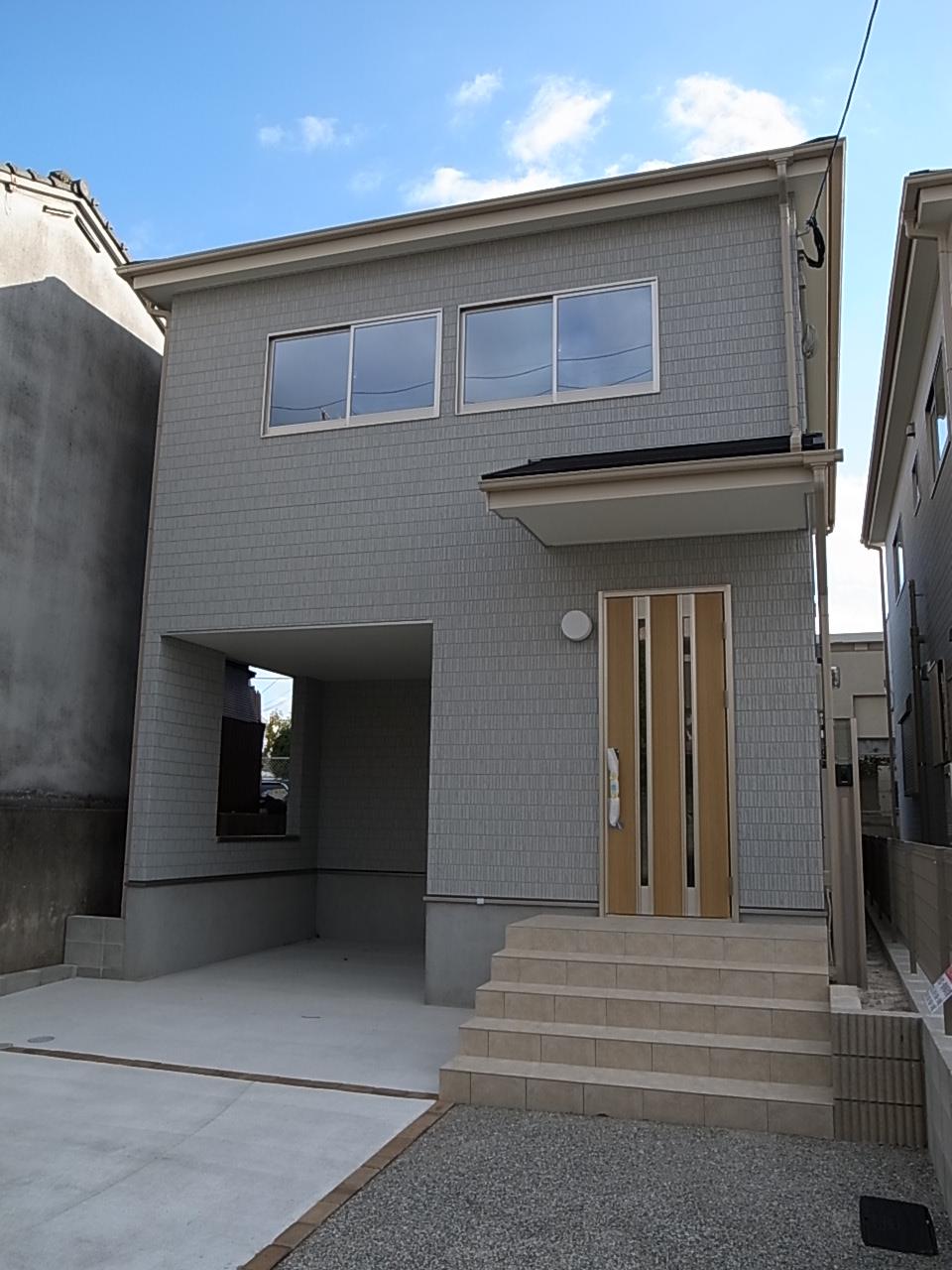 Local appearance photo. Local (11 May 2013) Shooting