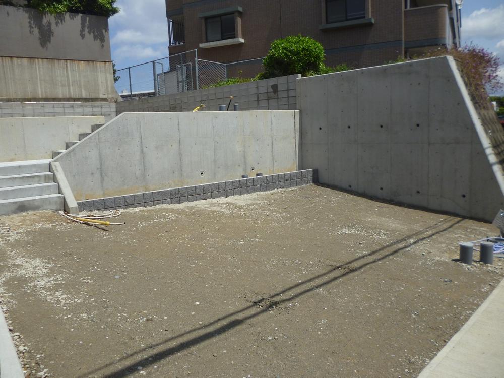 Parking lot. Local (April 2013) Shooting