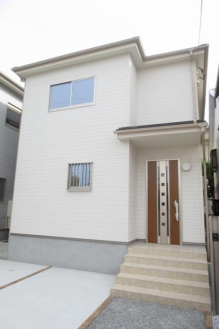 Local appearance photo. 4LDK + car space two Allowed!