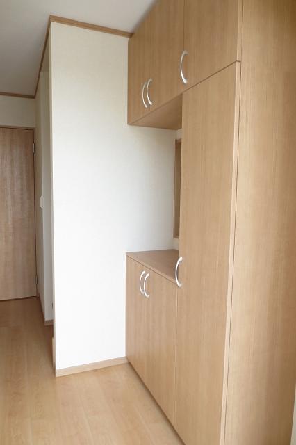 Entrance. Entrance housed plenty!