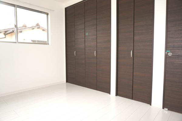 Non-living room. Indoor (12 May 2013) Shooting