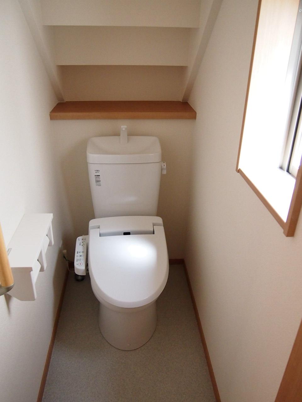 Toilet. Indoor (11 May 2013) Shooting